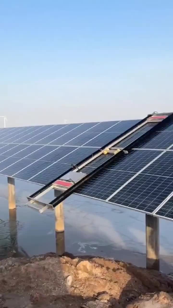 SF SOLAR 01 — Frame-type photovoltaic cleaning robot